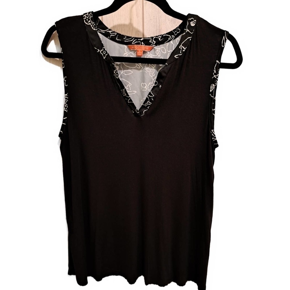 Modcloth  Black and white Floral Tank Top Size L